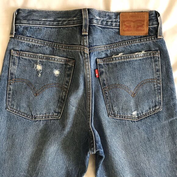 LEVI'S Women’s 26 X 28 The Wedgie Ankle Jeans Distressed Button Fly Style 22861 - Picture 4 of 11
